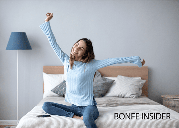 Bonfe Insider woman stretching